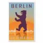 Preview: "Berlin" - ein Retro-Reiseposter mit dem Berliner Bären und der Skyline der Stadt im Stil der 50er Jahre.