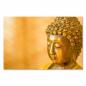 Preview: Nahaufnahme: Goldene Buddha-Statue, friedlicher Gesichtsausdruck, goldener Hintergrund.