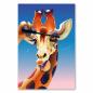 Preview: Eine Giraffe tuscht ihre Wimpern - ein humorvolles und verspieltes Bild.