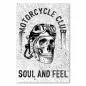 Preview: Ein Totenkopf mit Fliegerhelm und dem Schriftzug "Motorcycle Club Soul and Feel".