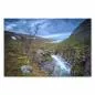 Preview: Rauschender Wasserfall zum Fjord, Blick auf umliegende Berge öffnet sich im Hintergrund.