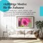 Preview: Dieses Leinwandbild mit der Blume und den Tautropfen ist ein Hingucker und zeigt die Schönheit der Natur im Detail.