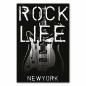 Preview: Used-Look E-Gitarre & Schriftzug "Rock Life New York" - cooles Design für Musikliebhaber.