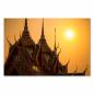 Preview: Silhouette: Thailändischer Tempel, Sonnenuntergang, goldene Verzierungen.