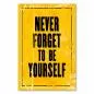 Preview: "Never forget to be yourself" - ein inspirierendes Vintage-Poster für Individualität und Selbstliebe.