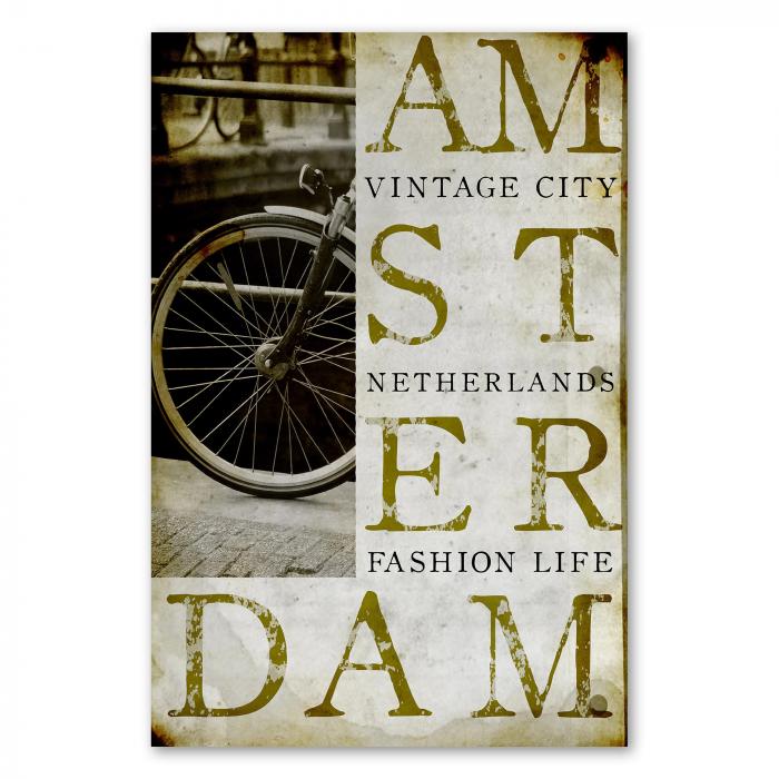 Vintage-Foto: Fahrrad vor typischer Kulisse Amsterdams, Charme & Lifestyle der Stadt.