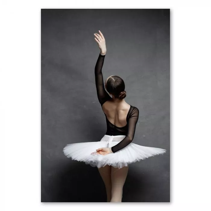 Rückansicht: Ballerina in schwarzem Trikot & weißem Tutu, elegante Pose.