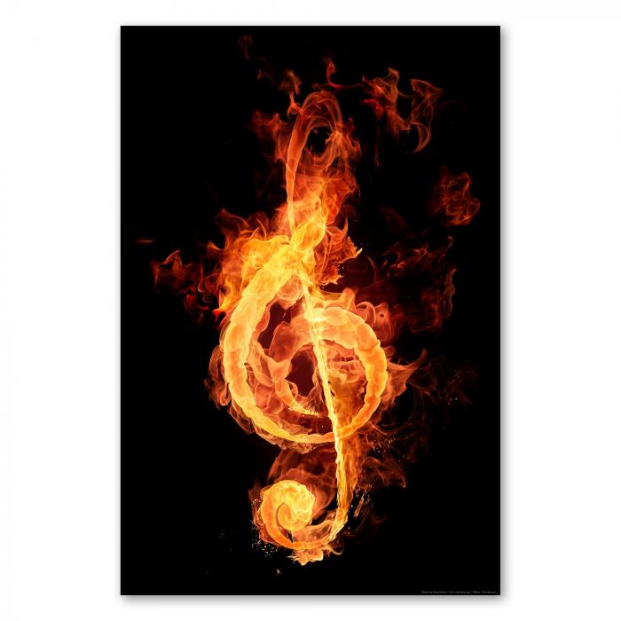 Ein Violinschlüssel aus Flammen repräsentiert die Intensität und die Schönheit der Musik.