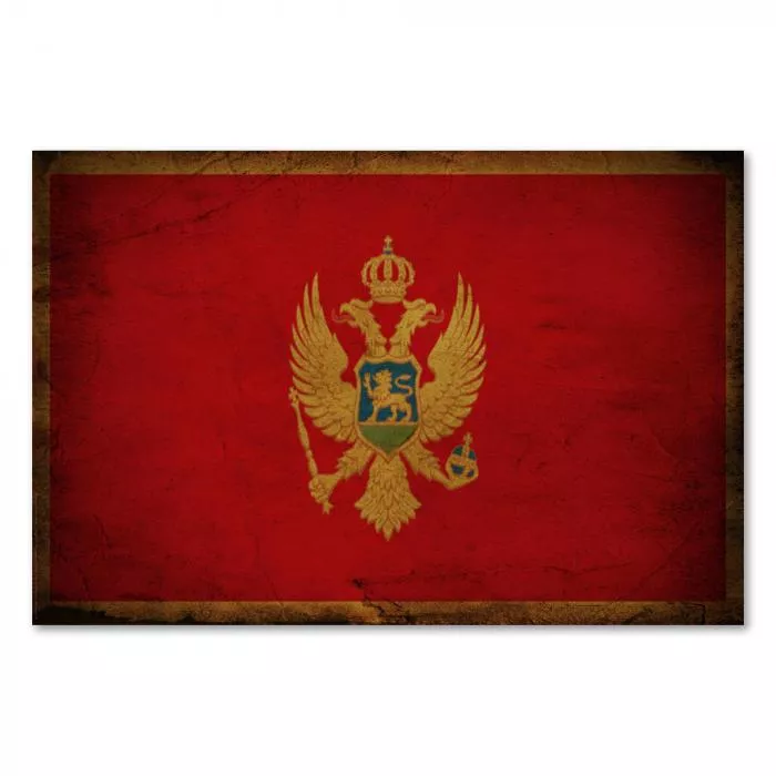 Flagge Montenegros im historischen Stil: Der Doppeladler symbolisiert die Verbindung zum Byzantinischen Reich.