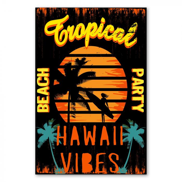 Hawaii-Feeling pur: Dieses Poster im Retro-Stil mit Palmen, Surferin und Sonnenuntergang lädt zum Träumen ein.