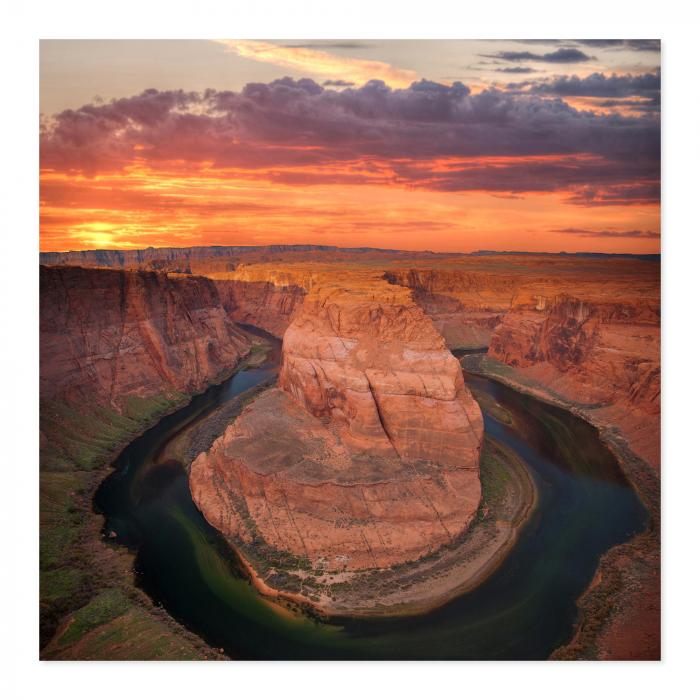 Luftaufnahme: Horseshoe Bend (Grand Canyon), Colorado River, Sonnenuntergang.