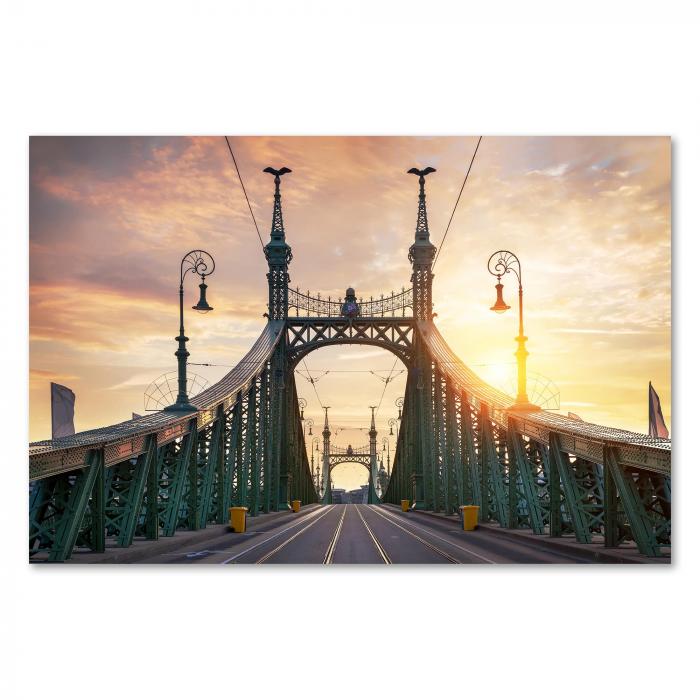 Kettenbrücke & Parlament (Budapest), Sonnenaufgang, warme Farben.