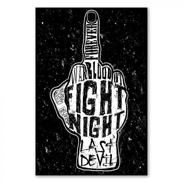 Ein ausgestreckter Mittelfinger und der Schriftzug "Warblood Fight Night Last Devil" zieren dieses provokante Design.