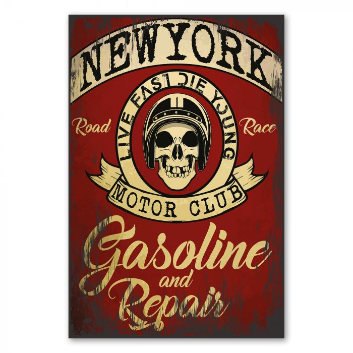 Vintage-Schild mit Totenkopf im Helm & Schriftzug "New York Motor Club, Gasoline and Repair".