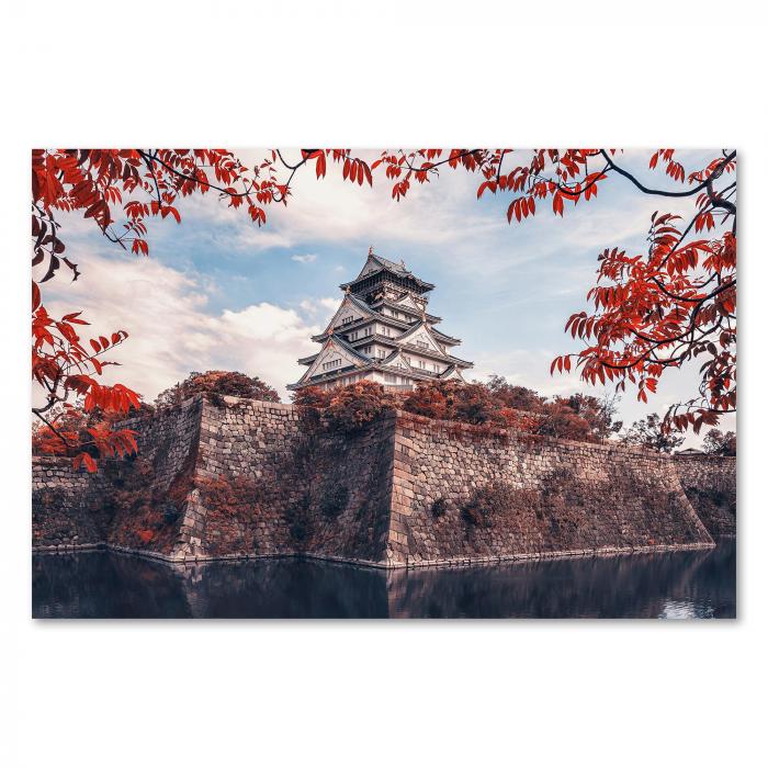 Osaka Schloss (Japan), Wassergraben, rote Herbstblätter, malerisch.