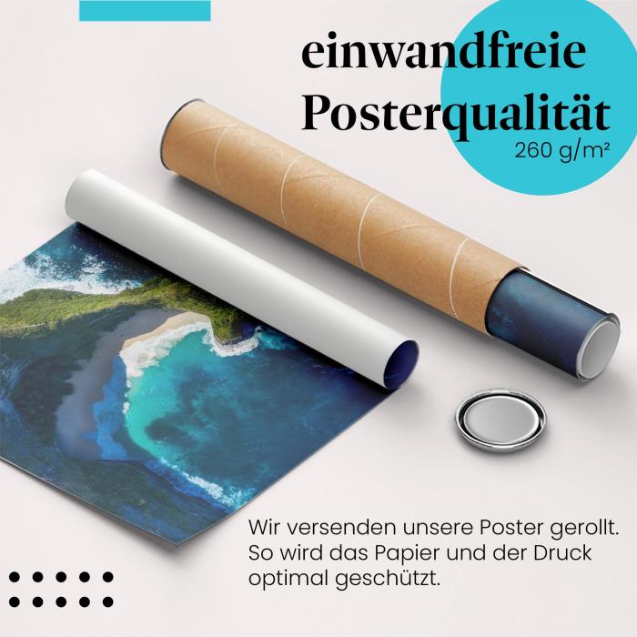 Gerolltes Poster "Kelingking Beach" - Paradiesischer Strand, sicher verpackt.