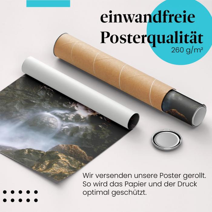 Gerolltes Poster "Sturm an der Küste" - Naturgewalt, sicher verpackt.