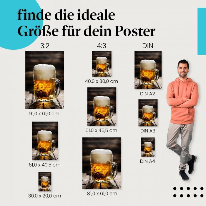 Finde die ideale Postergröße: Bier, Glas, Schaumkrone, rustikaler Tisch.