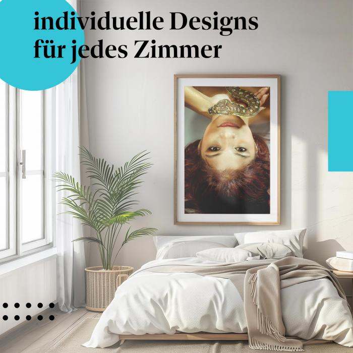 Schlafzimmer Deko: "Frau & Schlange" Poster: Ein Hauch von Gefahr & Verführung.