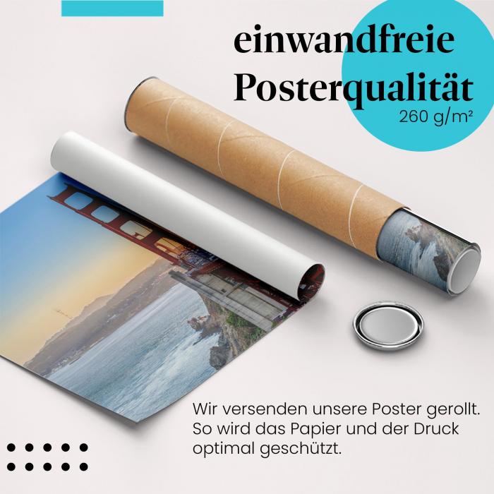 Gerolltes Poster "Golden Gate Bridge" - Wahrzeichen, sicher verpackt.