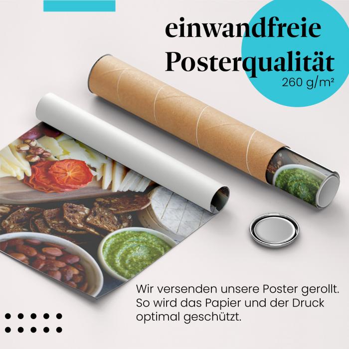 Gerolltes Poster "Käseplatte". Kulinarisches Stillleben, sicher verpackt.