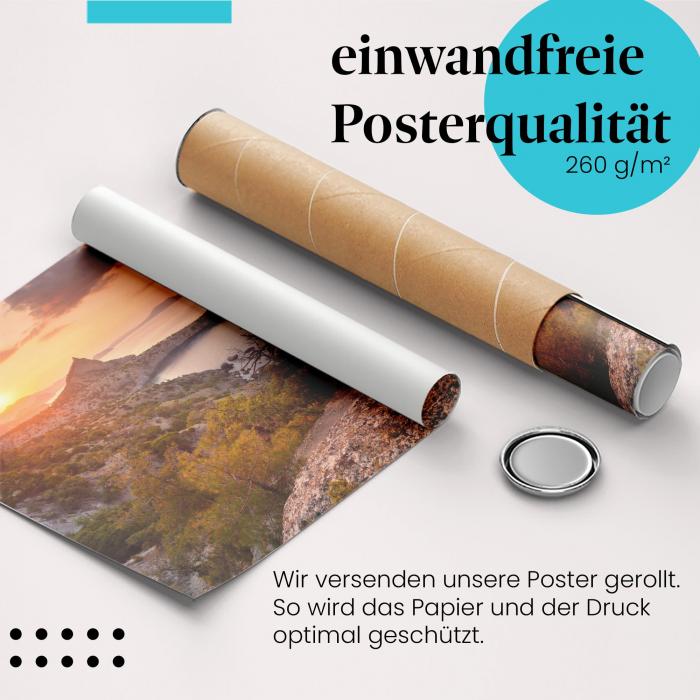 Gerolltes Poster "Küstenpanorama". Weite & Freiheit, sicher verpackt.