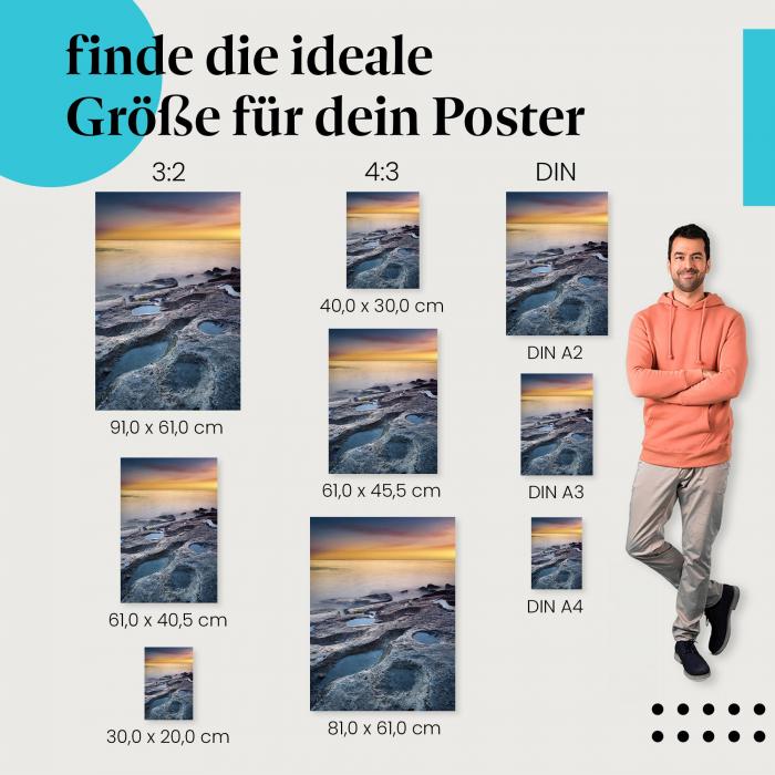 Entdecke die passende Postergröße: Felsiger Strand, Wasserlöcher, Sonnenuntergang.