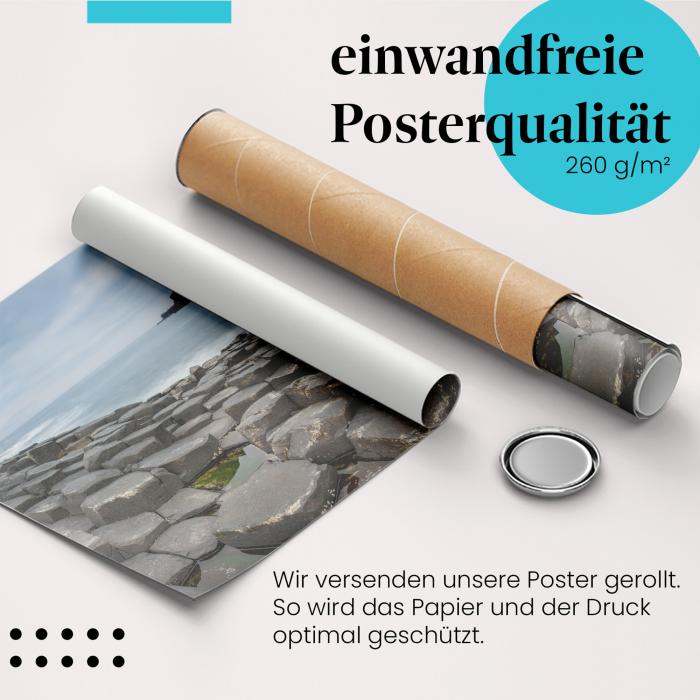 Gerolltes Poster "Giant's Causeway". Irlands Naturwunder, sicher verpackt.