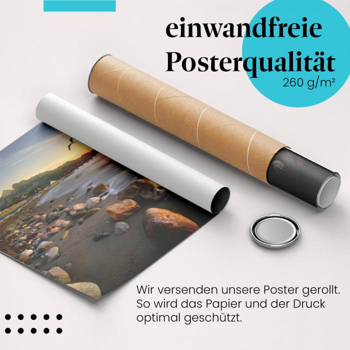 Gerolltes Poster "Sonnenaufgang am Strand". Morgenstimmung am Meer, sicher verpackt.