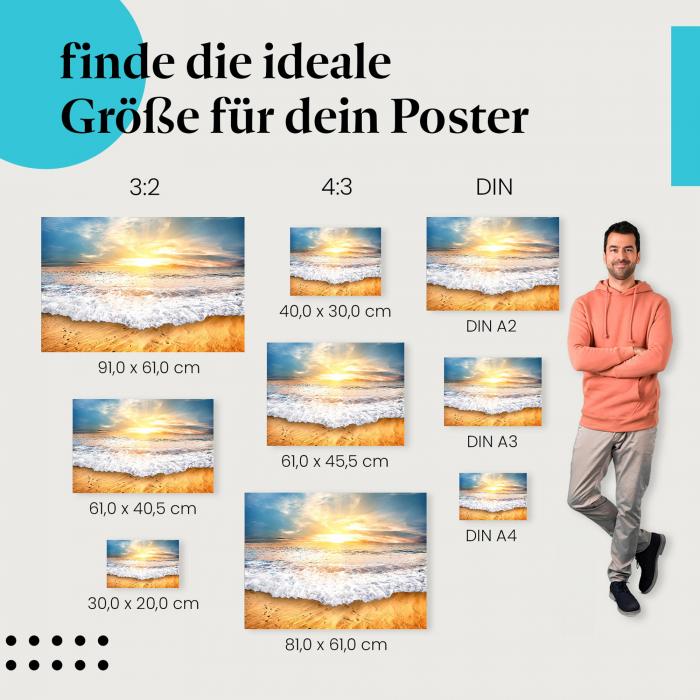 Finde die ideale Postergröße: Sonnenuntergang am Strand, goldene Wellen, Entspannung.