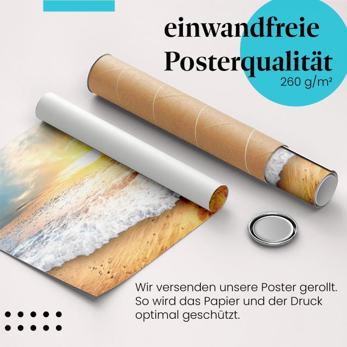 Gerolltes Poster "Sonnenuntergang am Strand". Entspannung am Meer, sicher verpackt.