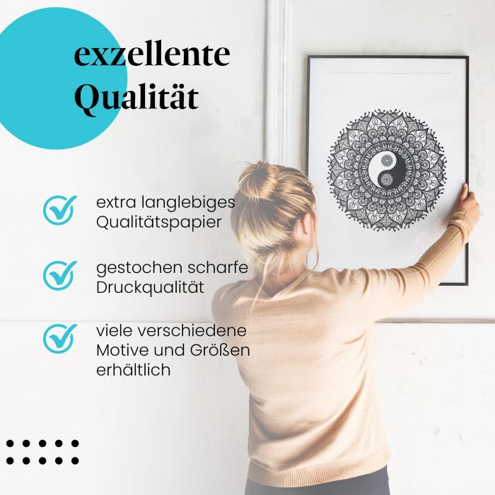 Gerahmtes Wandbild "Mandala Yin Yang". Filigranes Design, ideal zum Betrachten und Meditieren.