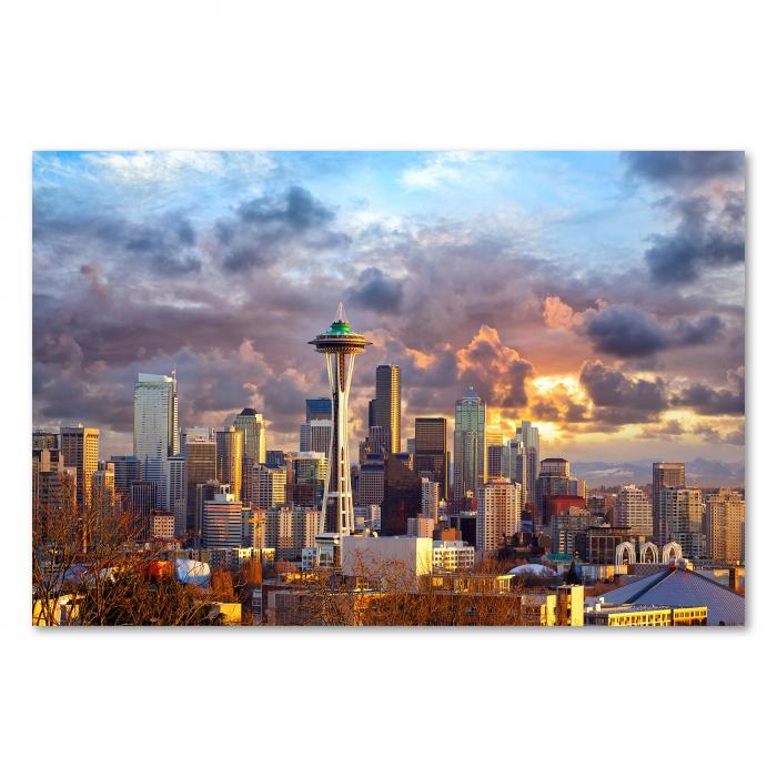 Die Skyline von Seattle mit der Space Needle im warmen Licht des Sonnenuntergangs – ein atemberaubendes Panorama.