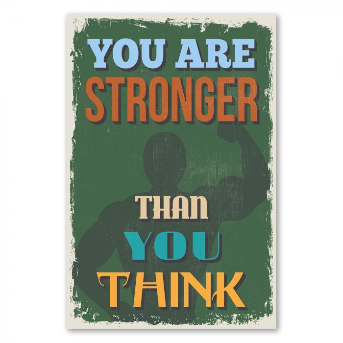 Grünes Vintage Poster: "You Are Stronger Than You Think" mit muskulösem Arm.