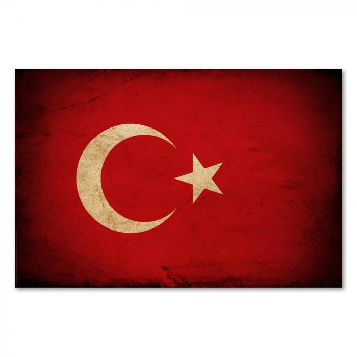 Türkische Flagge im Used-Look: Der Halbmond und der Stern sind traditionelle Symbole des Islam.