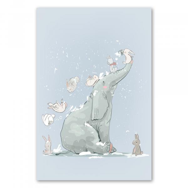 Elefant tollt mit Hasen im Schnee - verspielte Winterillustration.