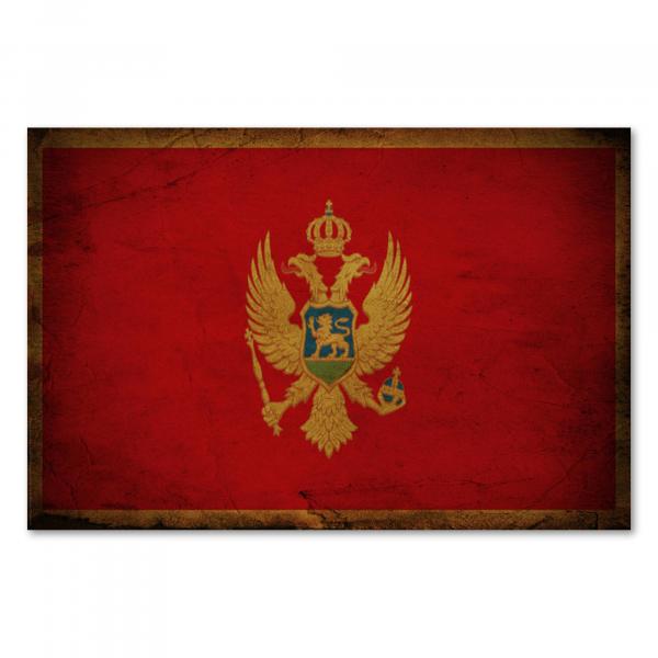 Flagge Montenegros im historischen Stil: Der Doppeladler symbolisiert die Verbindung zum Byzantinischen Reich.