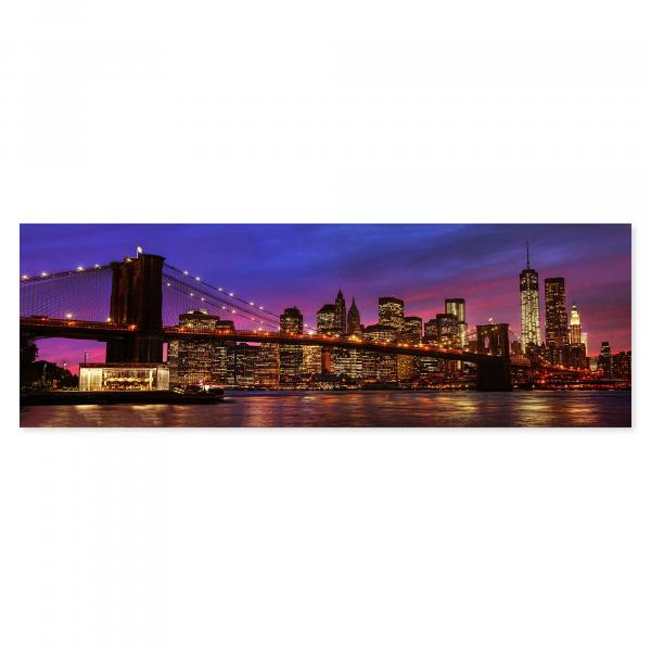 Skyline von New York City, Abenddämmerung, Brooklyn Bridge & One World Trade Center.