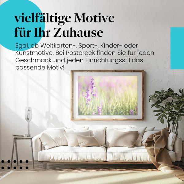 Leinwandbild "Lila Blüten": Zarte Blüten, warme Sonnenstrahlen - für ein romantisches Wohnzimmer.