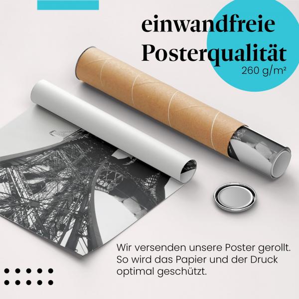 Gerolltes Poster "Eiffelturm". Pariser Wahrzeichen, sicher verpackt.