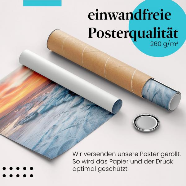 Gerolltes Poster "Winterlicher See" - Winterliche Landschaft, sicher verpackt.