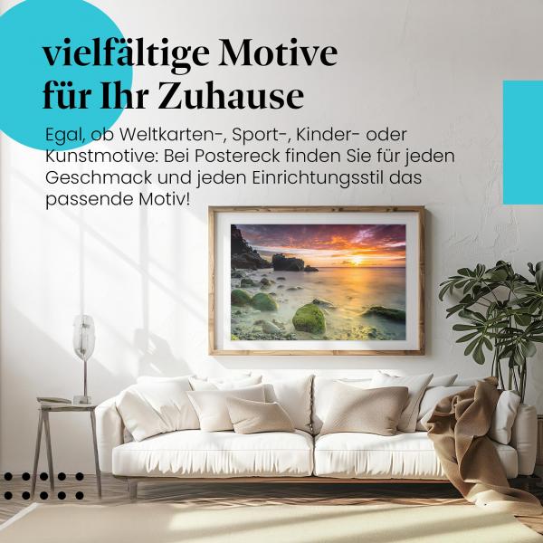 Stylisches Leinwandbild: Magisches Leuchten: Felsen am Strand erstrahlen im Licht des Sonnenuntergangs.