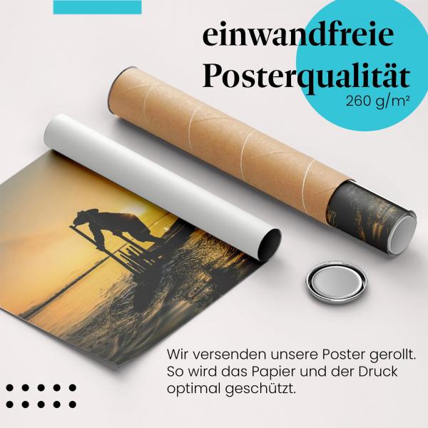 Gerolltes Poster "Fischer auf dem See" - Ruhe & Tradition, sicher verpackt.