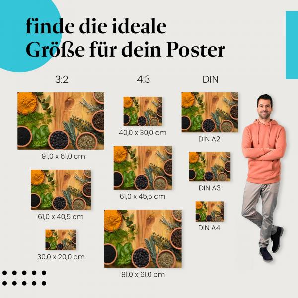 Finde die ideale Postergröße: Gewürze & Kräuter in Schalen, Holztisch, Vielfalt.