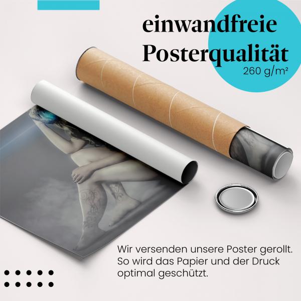 Gerolltes Poster "Mystische Frau" - Magie & Schönheit, sicher verpackt.