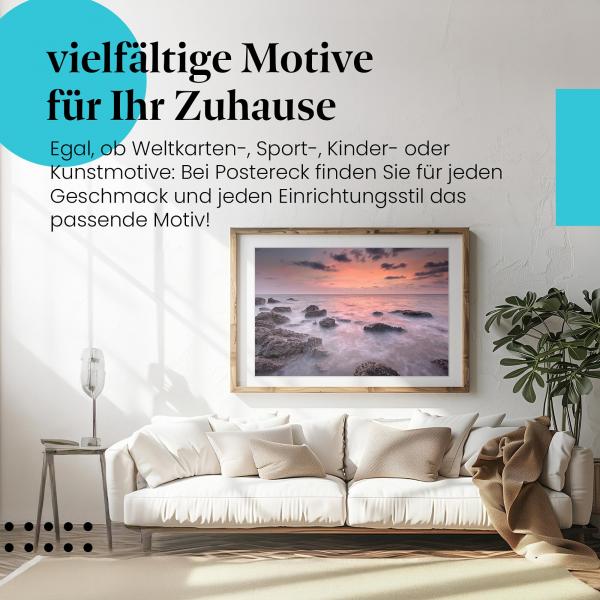 Dieses Leinwandbild mit dem Sonnenuntergang am Meer ist ein Hingucker und versprüht Ruhe und Romantik.