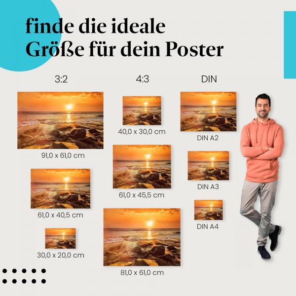 Entdecke die passende Postergröße: Sonnenuntergang am Strand, goldene Farben.