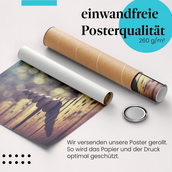 Gerolltes Poster "Steinturm & Meer" - Meer & Urlaub, sicher verpackt.