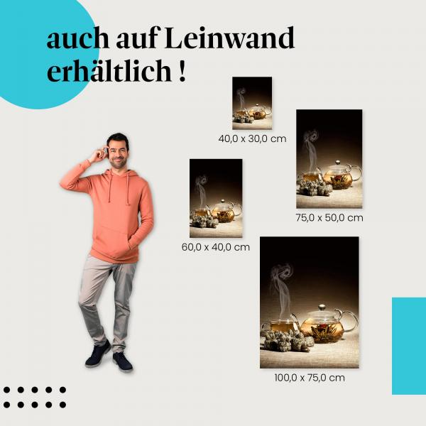 Tee: Leinwandbild. Glaskanne, Blüte, Entspannung.