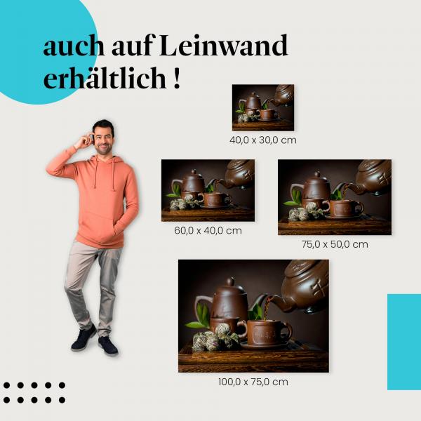 Tee: Leinwandbild. Kanne, Tasse, Blumen, Utensilien.